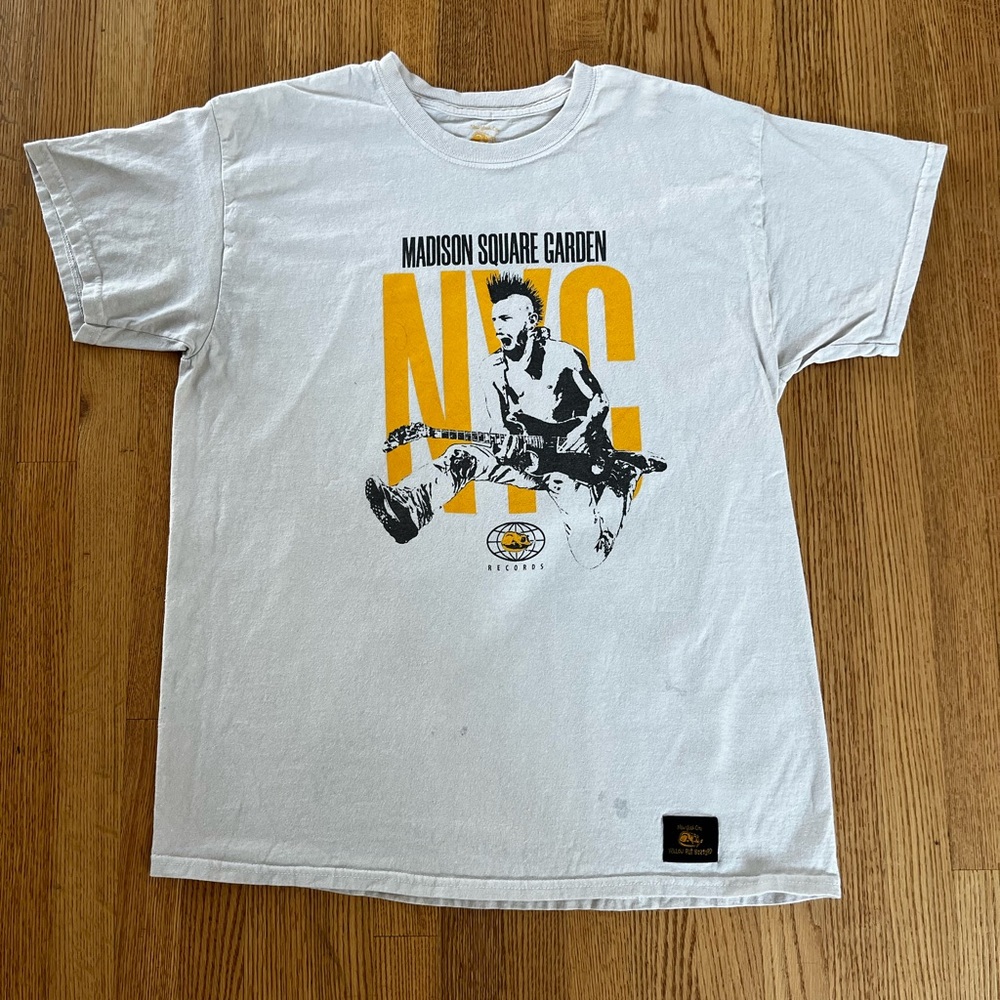 Madison square garden Tee size L